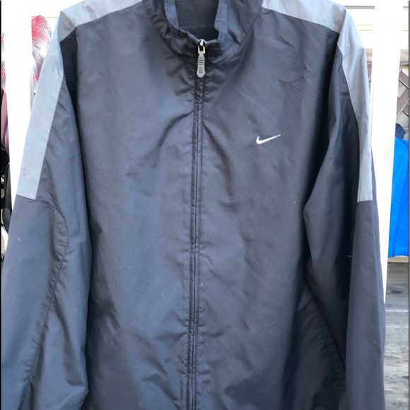 Nike Other - Nike grey light windbreak for men